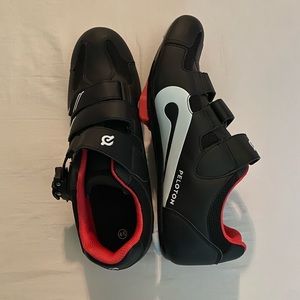 BRAND NEW mens peloton cycling shoes